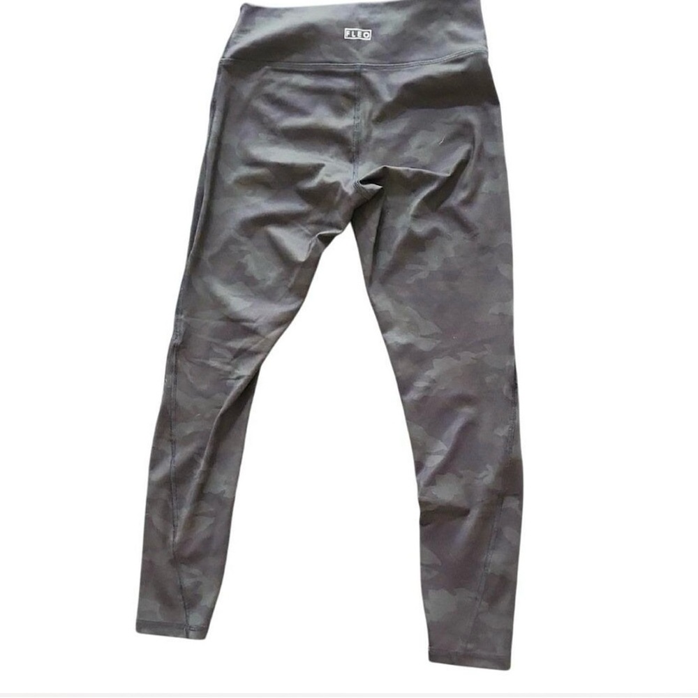 Fleo Rich Camo Leggings Size M